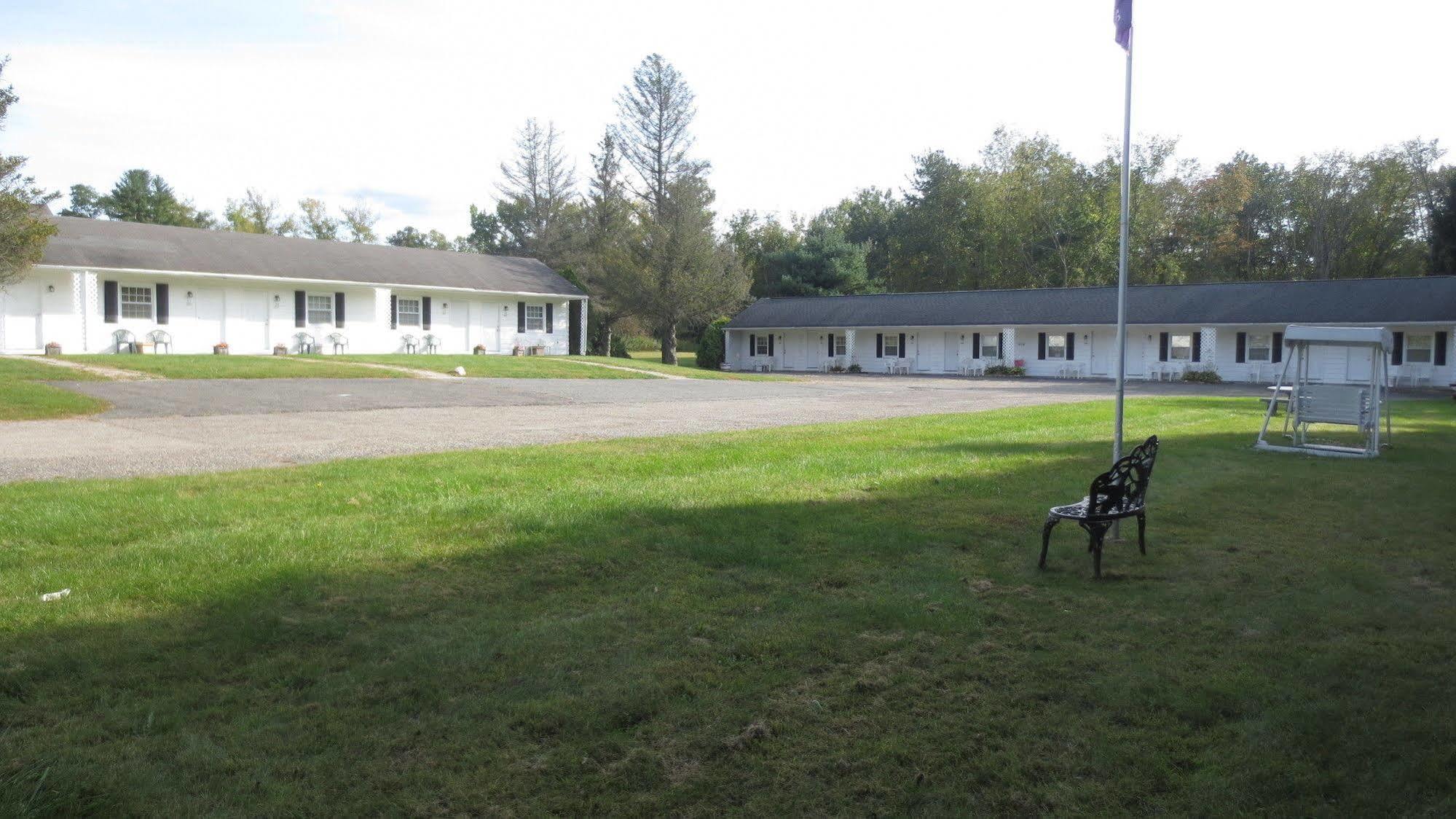 Villager Motel Williamstown Bagian luar foto